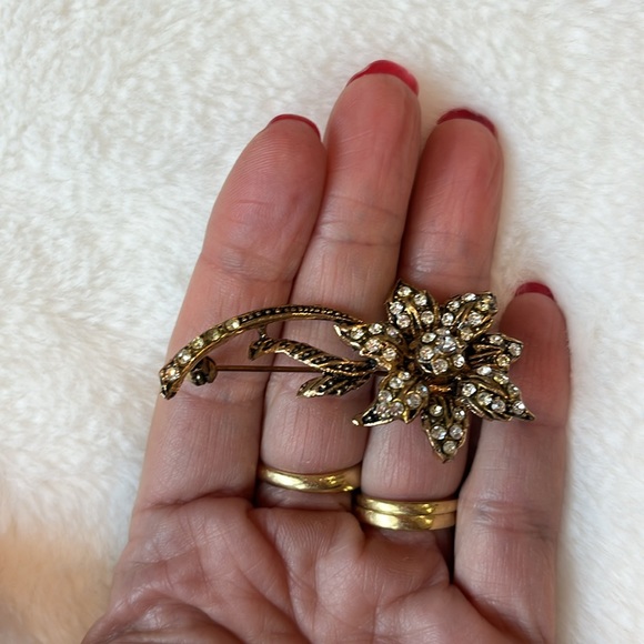 Vintage flower pin - Picture 4 of 7